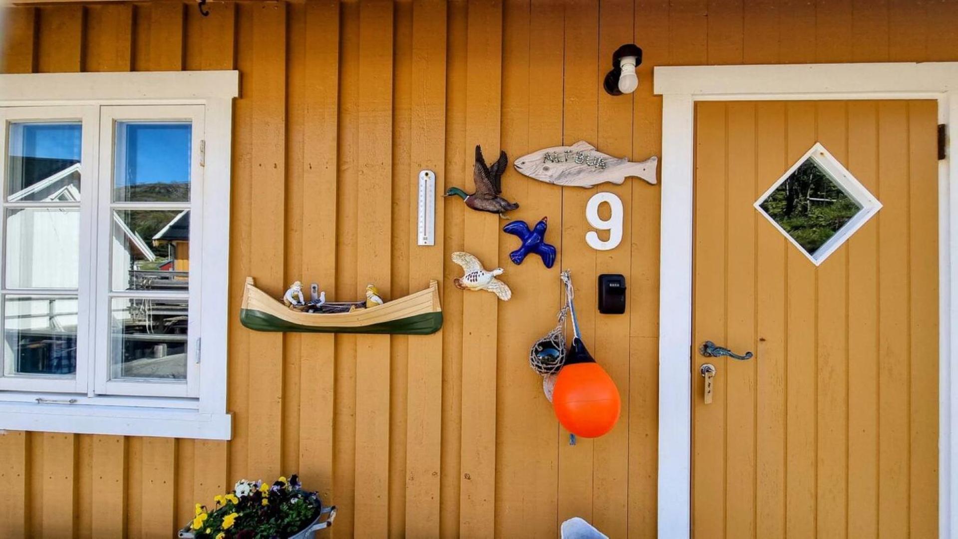 Koselig Rorbu Pa Tind Vila Sørvågen Exterior foto